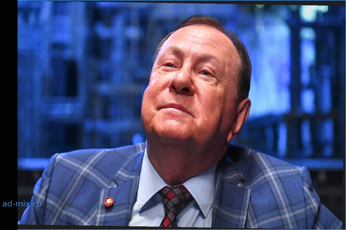Введение чаевых для артистов в театрах: Марк Варшавер назвал инициативу «безумием»
